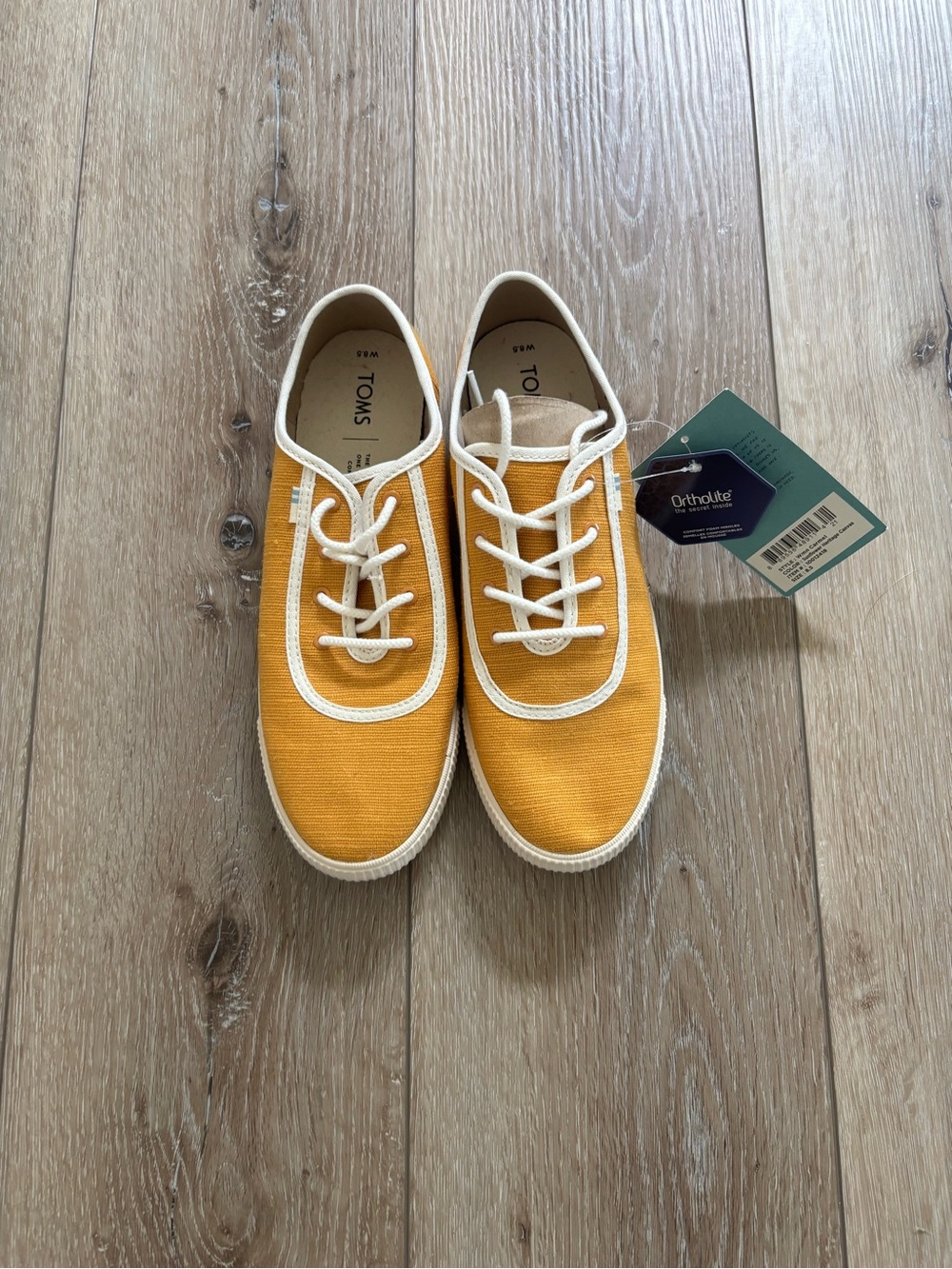 TOMS Yellow Canvas Lace-Up Sneakers nwt